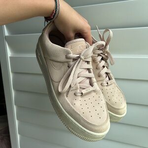 AF1 Suede Beige Pink Sneakers